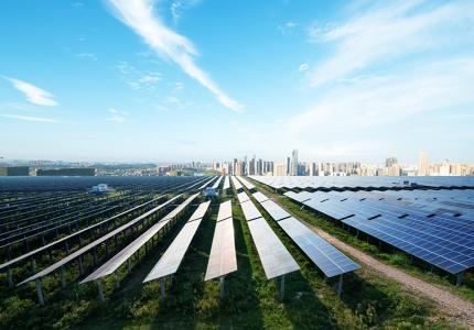 Michael R. Bloomberg與專員AriasCa?ete合作，支持歐洲煤電轉型