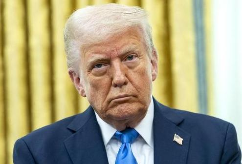 特朗普：美國將對芯片和半導(dǎo)體征收約100%的關(guān)稅