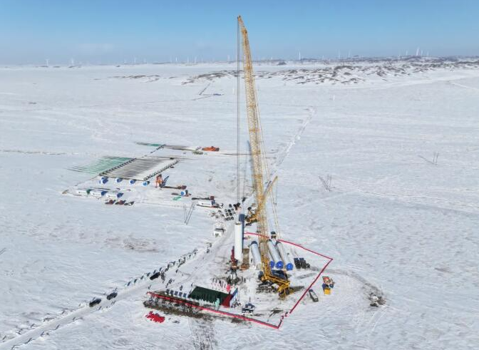 木壘100萬千瓦風(fēng)電項(xiàng)目I標(biāo)段首臺風(fēng)力發(fā)電機(jī)組吊裝作業(yè)順利啟動